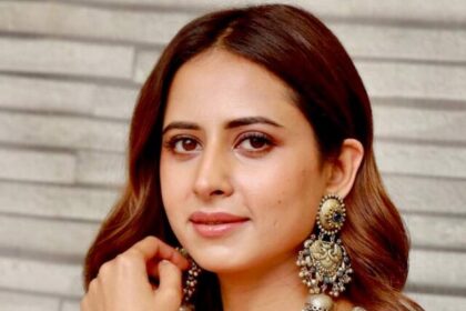 1666289198-sargun-mehta-in-floral-suit