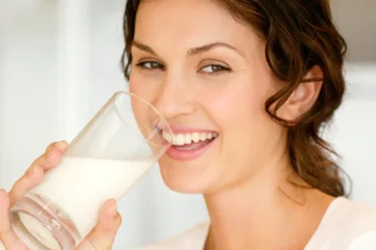 The_Link_Between_Plant_Milk_and_Skin_Health_What_You_Need_to_Know