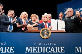 Trump $90 Checks: Which Medicare Seniors Get the One-Time Payment and When
