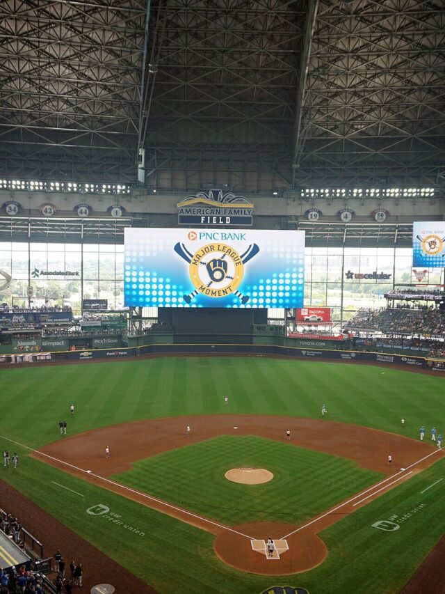 Brewers Lead Dodgers 3-0 in the NLCS: Game 3 Recap