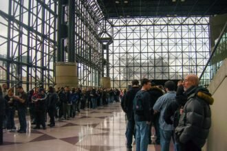 Fans lining up for New York Comic Con