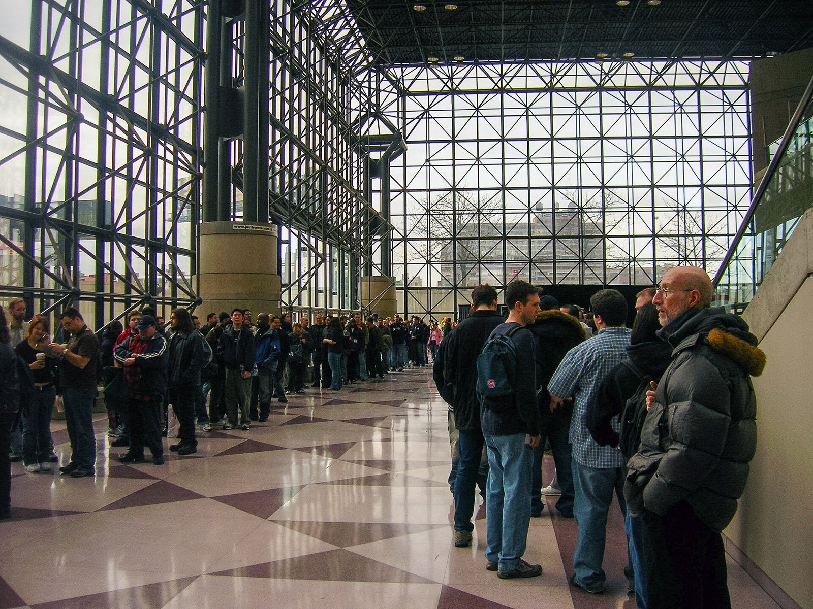 Fans lining up for New York Comic Con