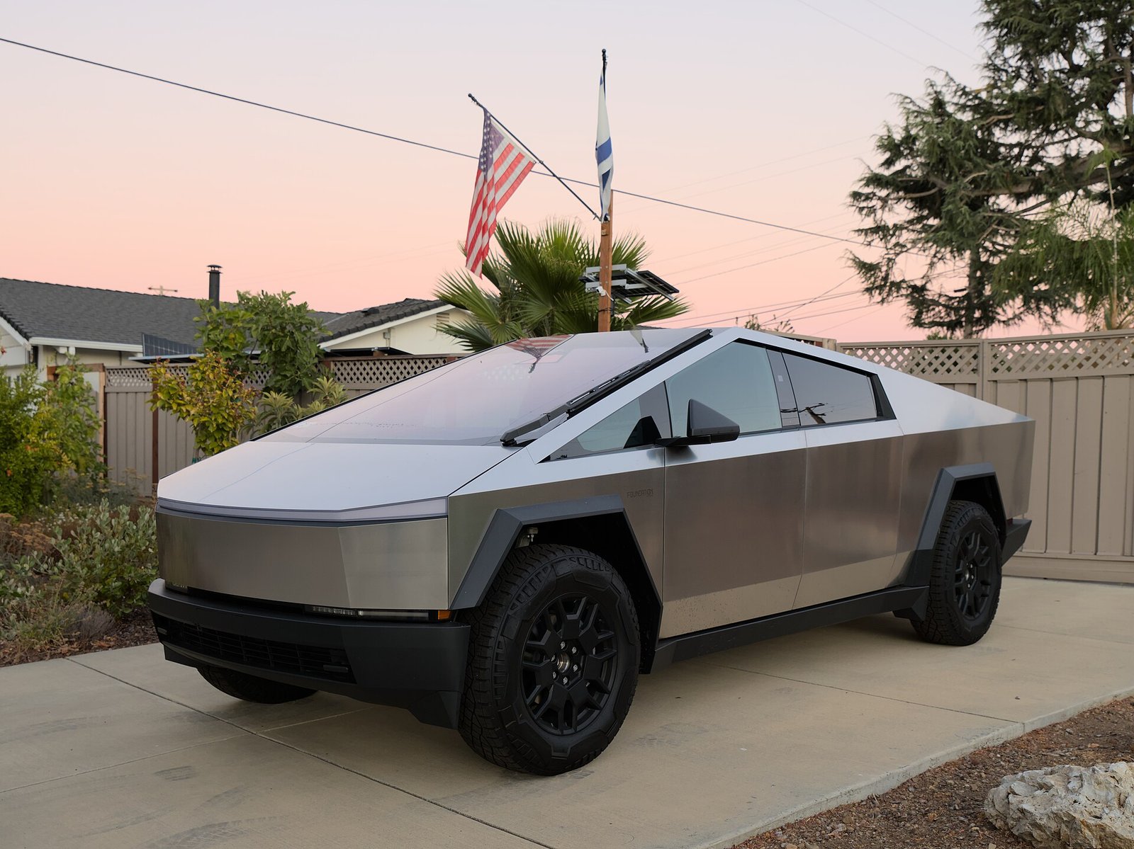 Tesla’s Flying Roadster Is Real — But It Can’t Legally Fly Yet